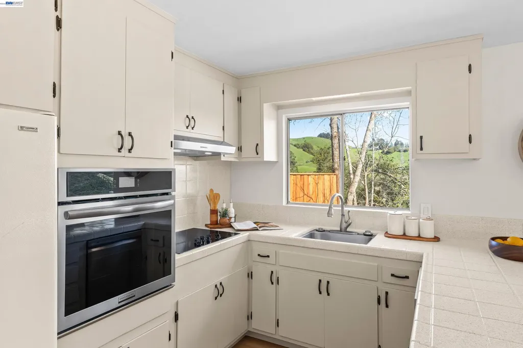121 Ardith Drive Orinda CA 94563
