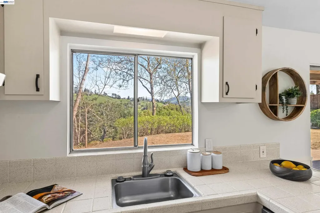 121 Ardith Drive Orinda CA 94563