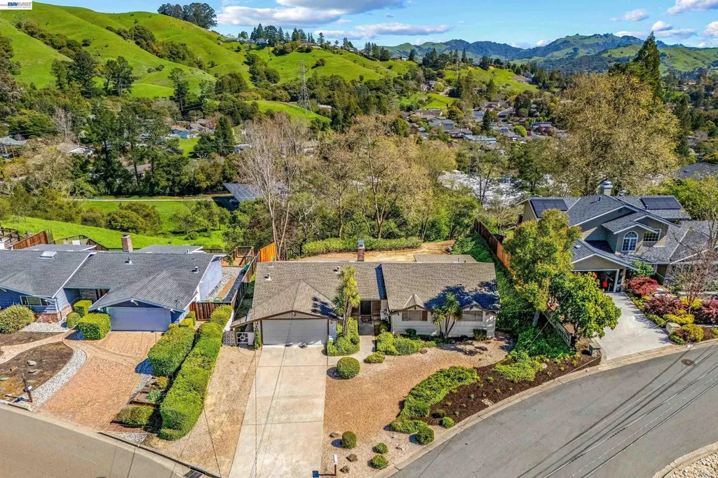121 Ardith Drive Orinda CA 94563
