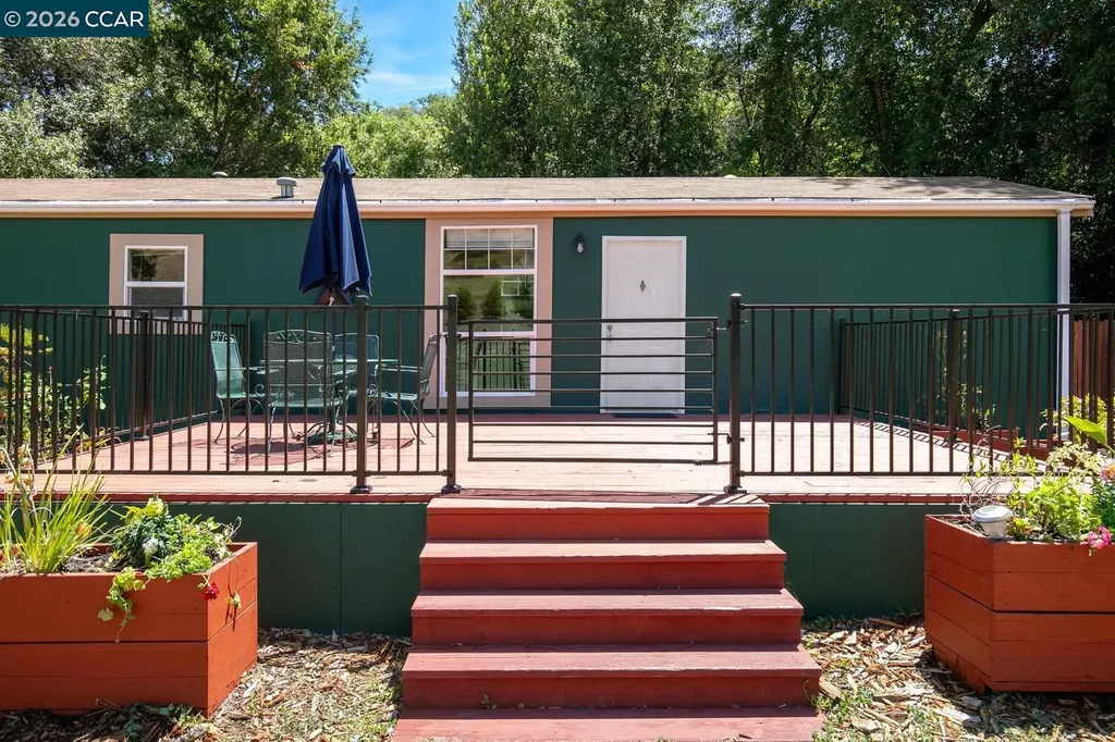 60 Hampton Martinez CA 94553