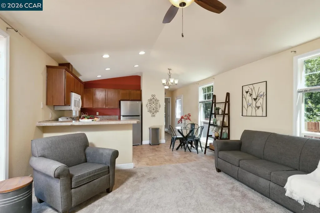 60 Hampton Martinez CA 94553