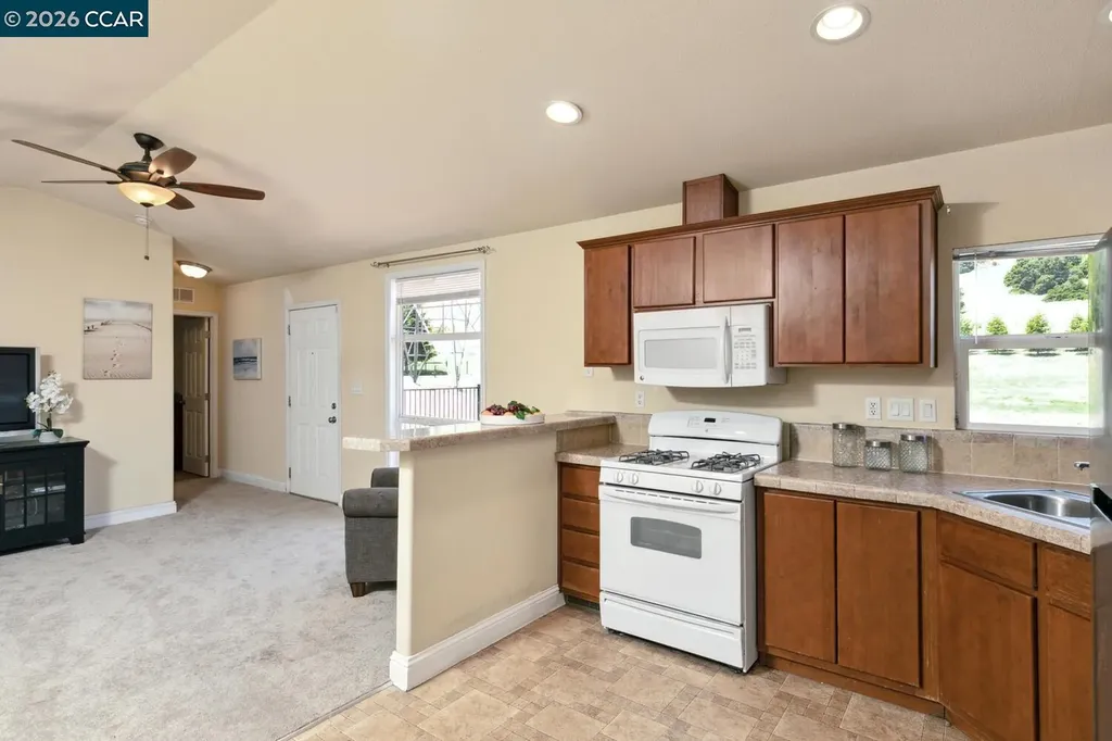 60 Hampton Martinez CA 94553