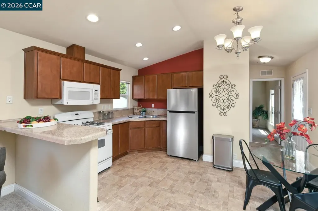 60 Hampton Martinez CA 94553