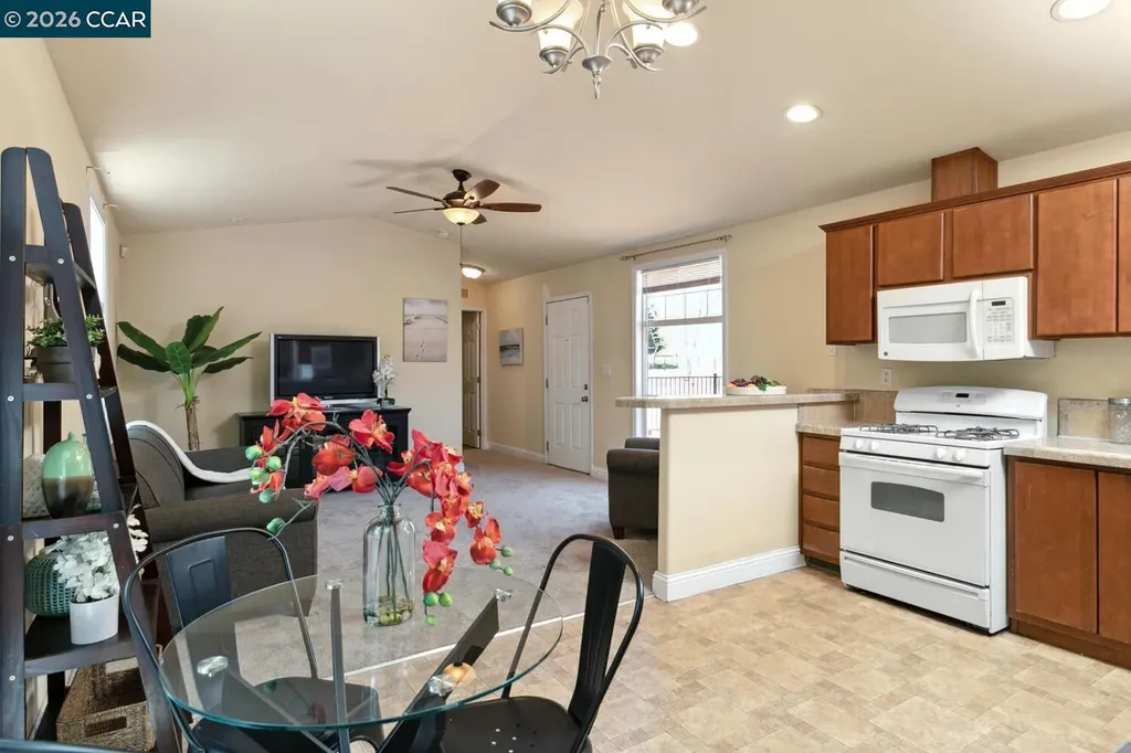 60 Hampton Martinez CA 94553