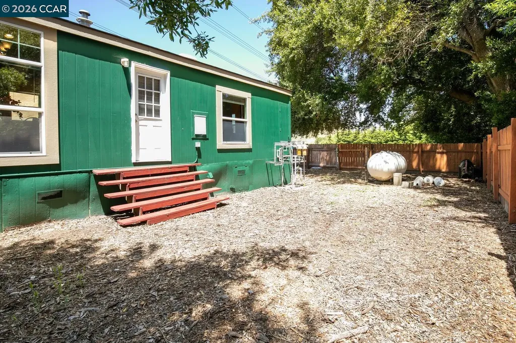 60 Hampton Martinez CA 94553