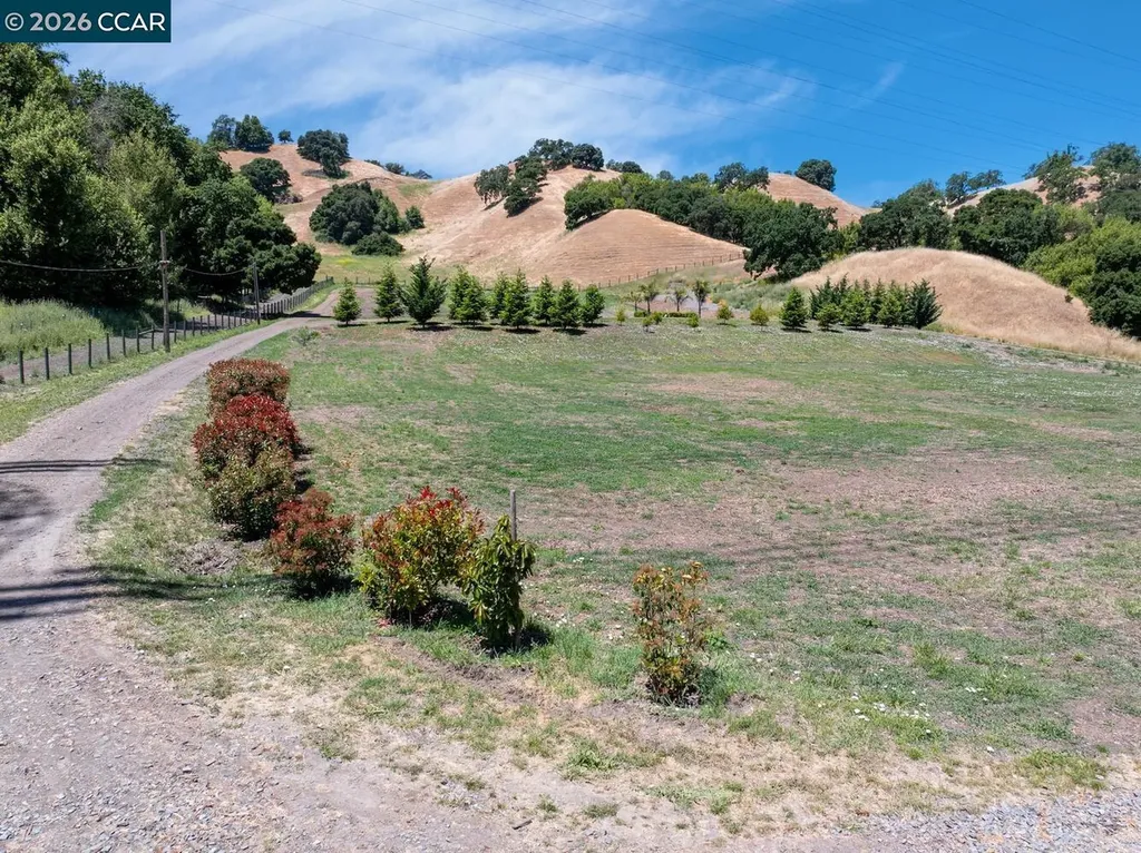 60 Hampton Martinez CA 94553