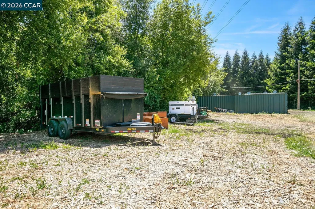 60 Hampton Martinez CA 94553