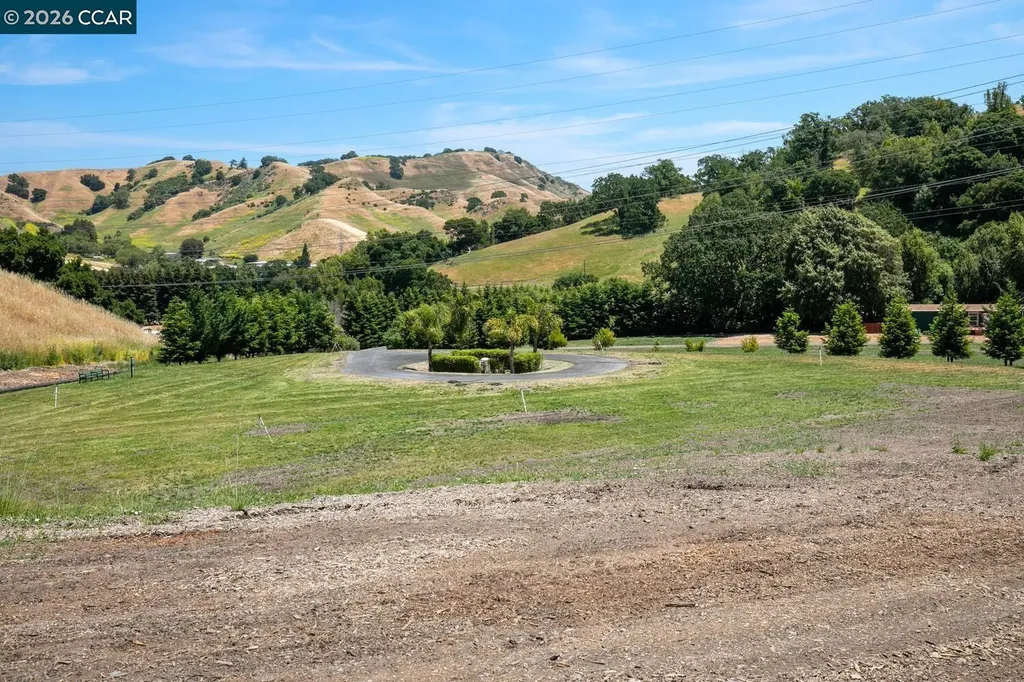 60 Hampton Martinez CA 94553