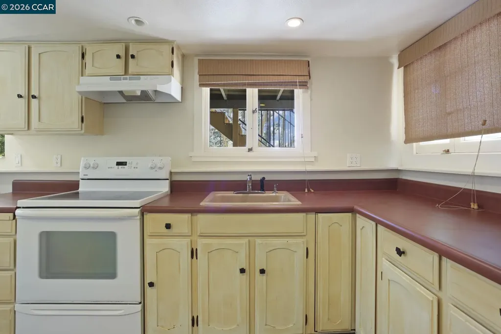 5716 Merriewood Drive Oakland CA 94611