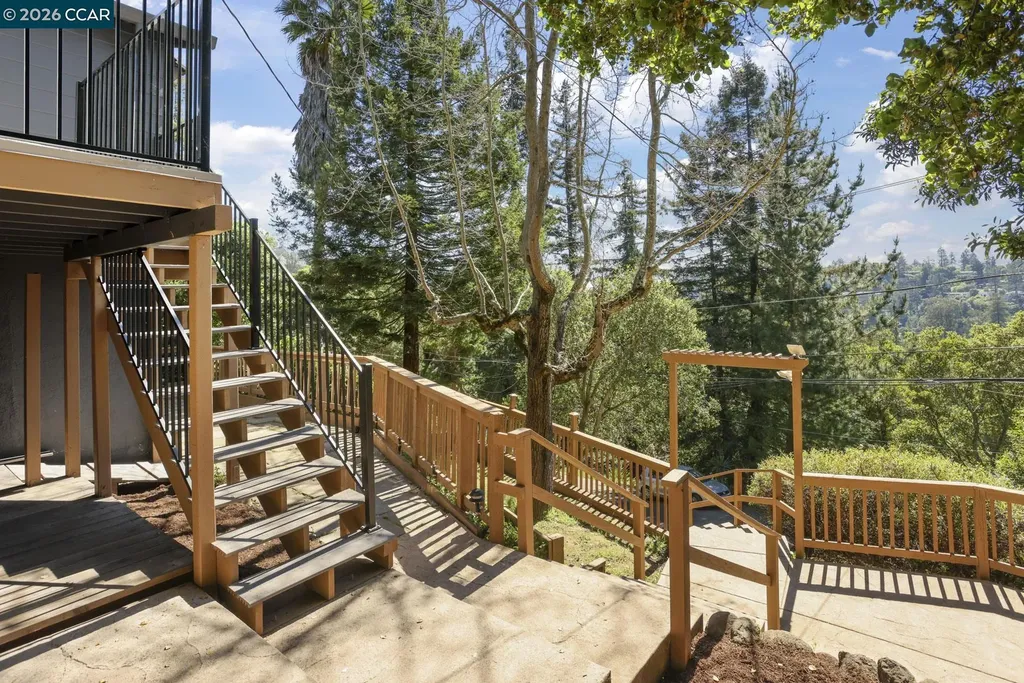5716 Merriewood Drive Oakland CA 94611