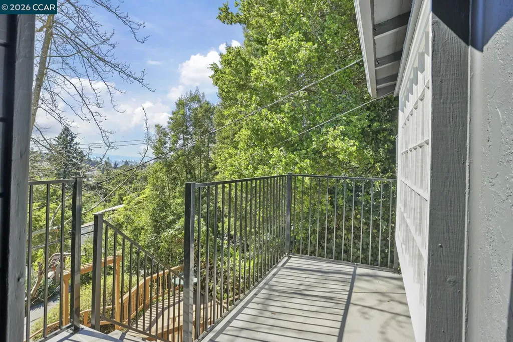 5716 Merriewood Drive Oakland CA 94611