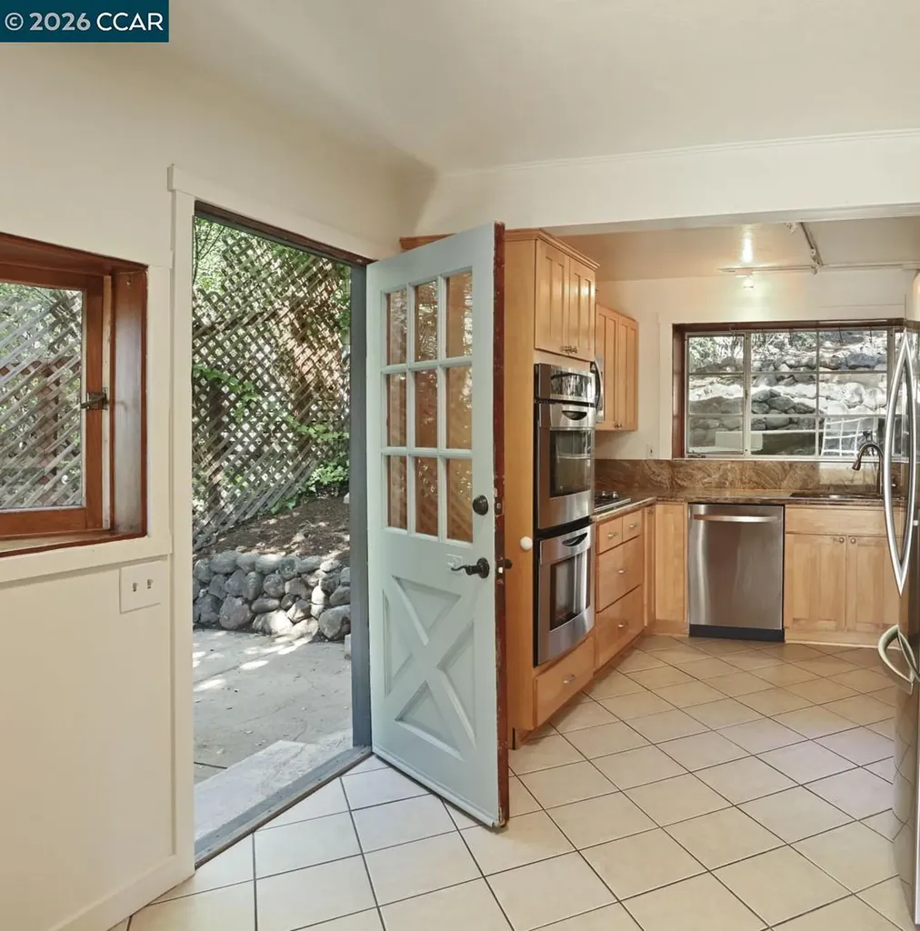 5716 Merriewood Drive Oakland CA 94611