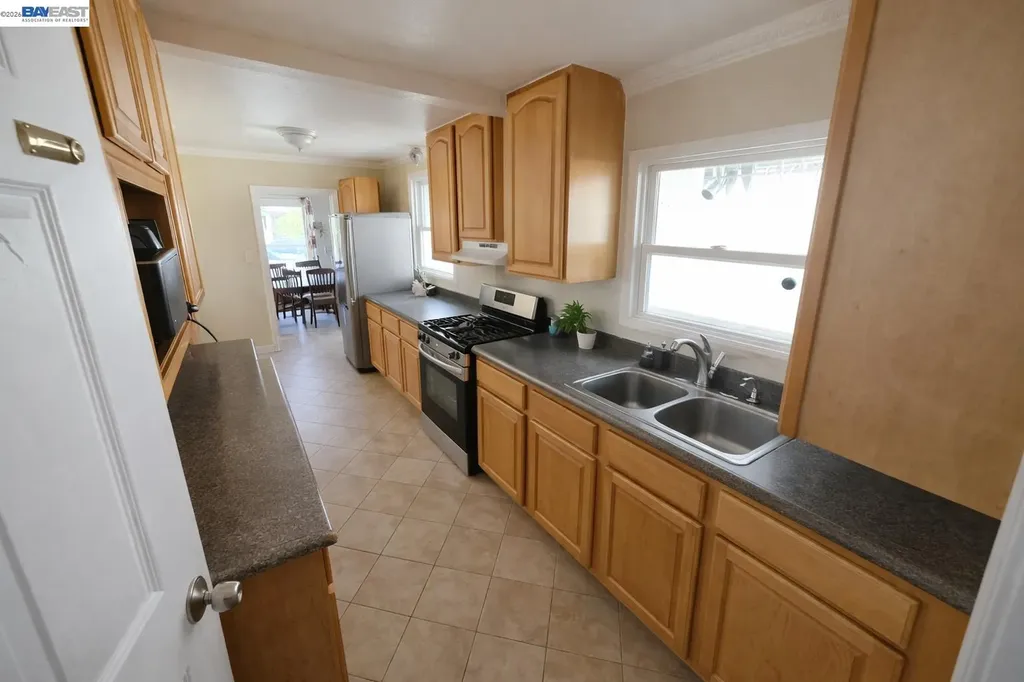 1710 Gaynor Avenue Richmond CA 94801