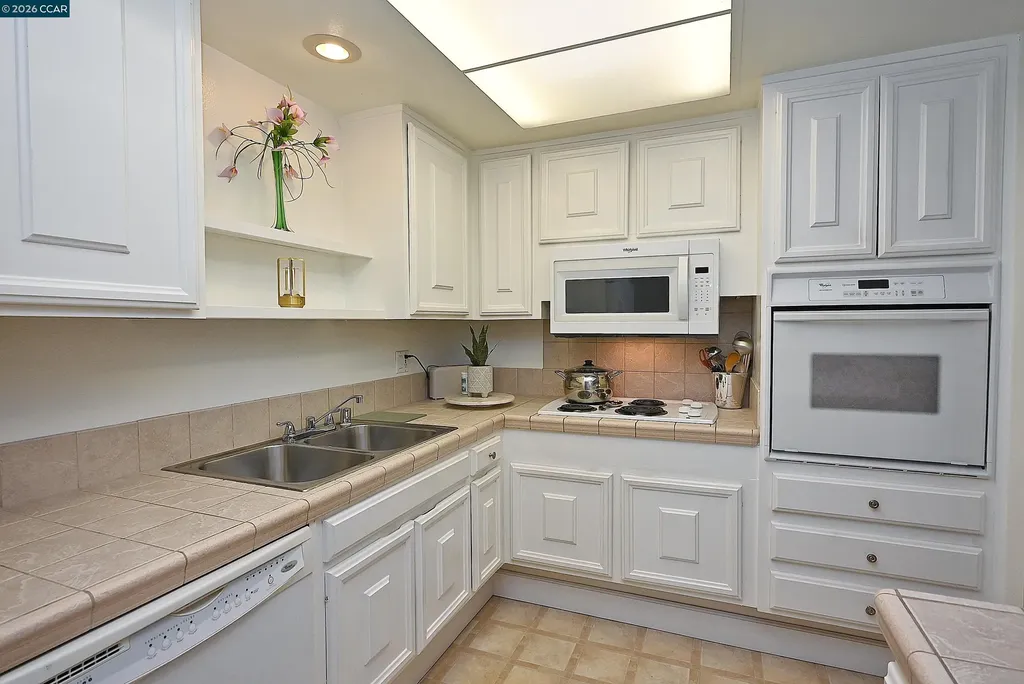 1160 Singingwood Court #5 Walnut Creek CA 94595