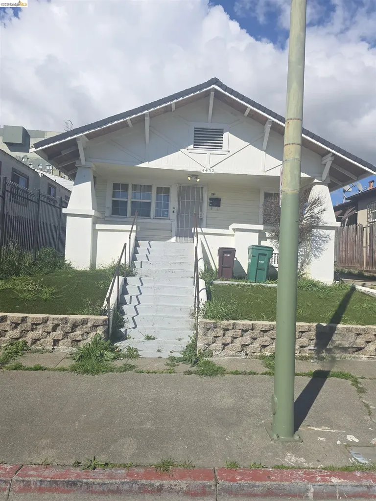 5432 Bancroft Avenue Oakland CA 94601