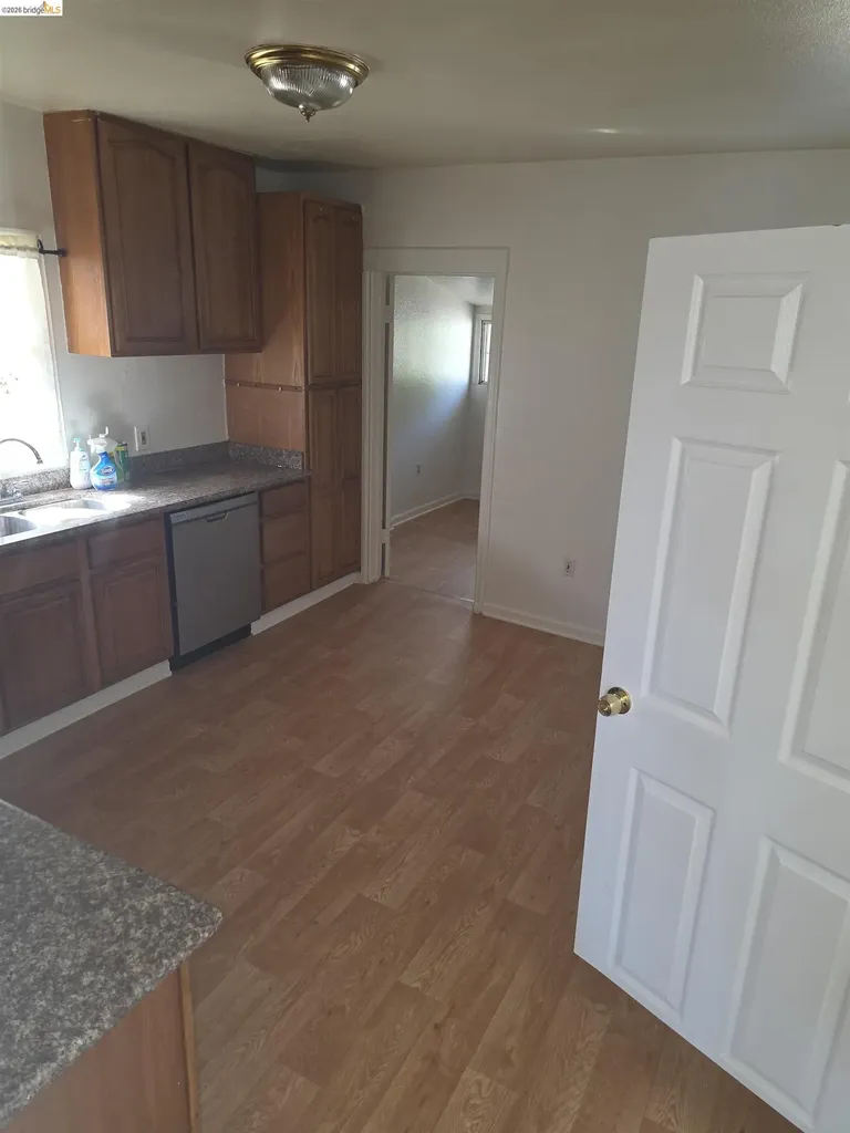 5432 Bancroft Avenue Oakland CA 94601
