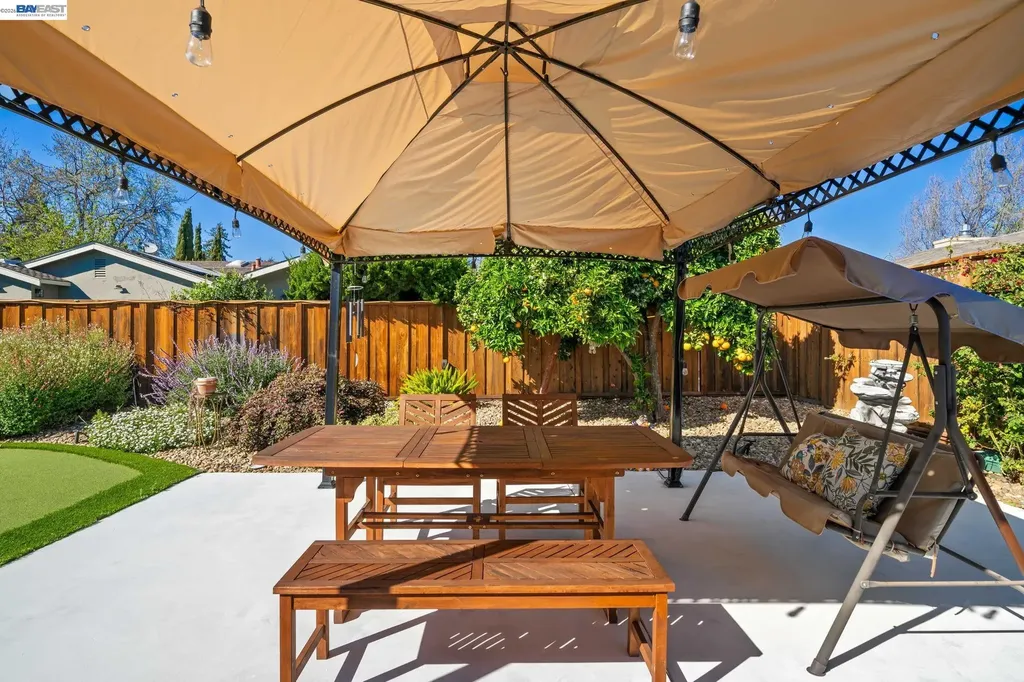 35290 Farnham Drive Newark CA 94560
