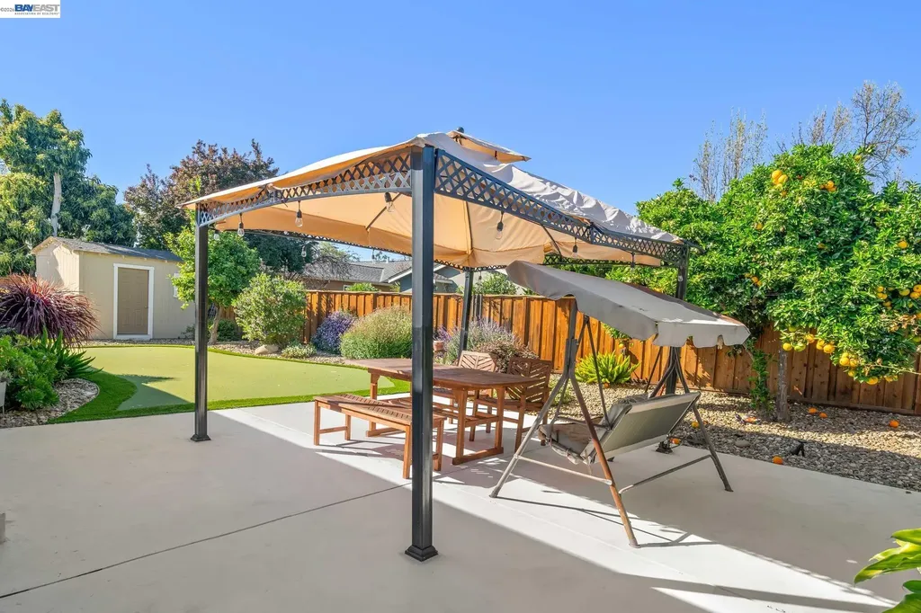 35290 Farnham Drive Newark CA 94560
