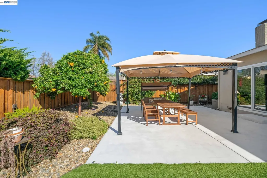 35290 Farnham Drive Newark CA 94560
