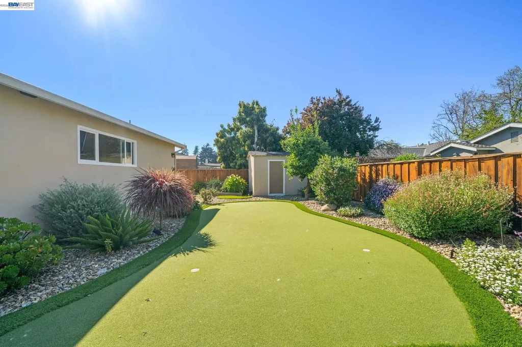 35290 Farnham Drive Newark CA 94560