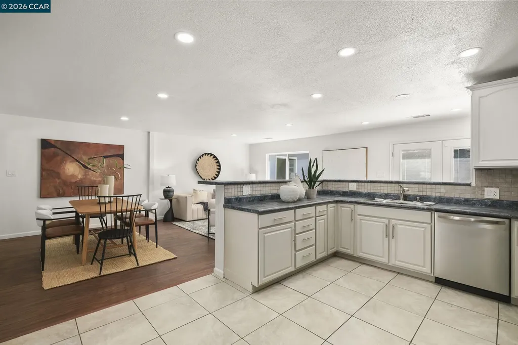 464 Palm Avenue Martinez CA 94553
