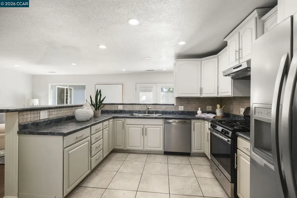 464 Palm Avenue Martinez CA 94553