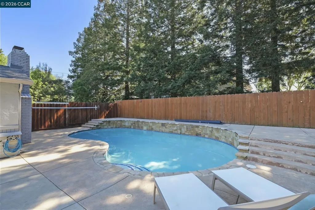 464 Palm Avenue Martinez CA 94553