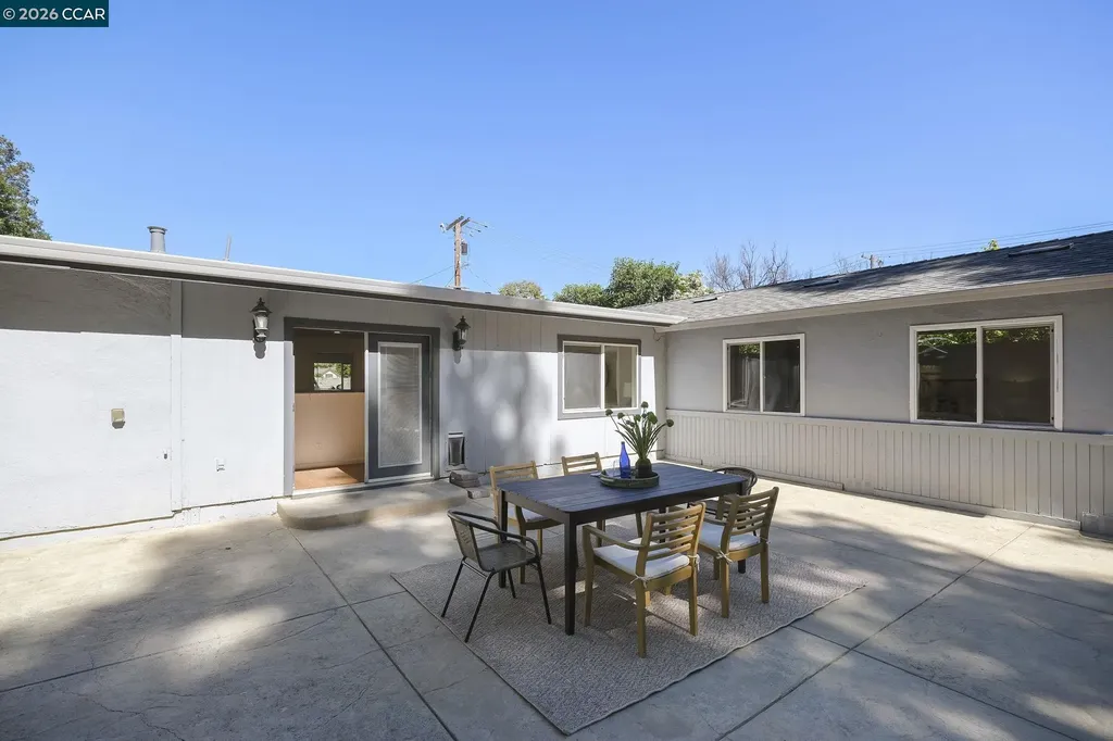 464 Palm Avenue Martinez CA 94553