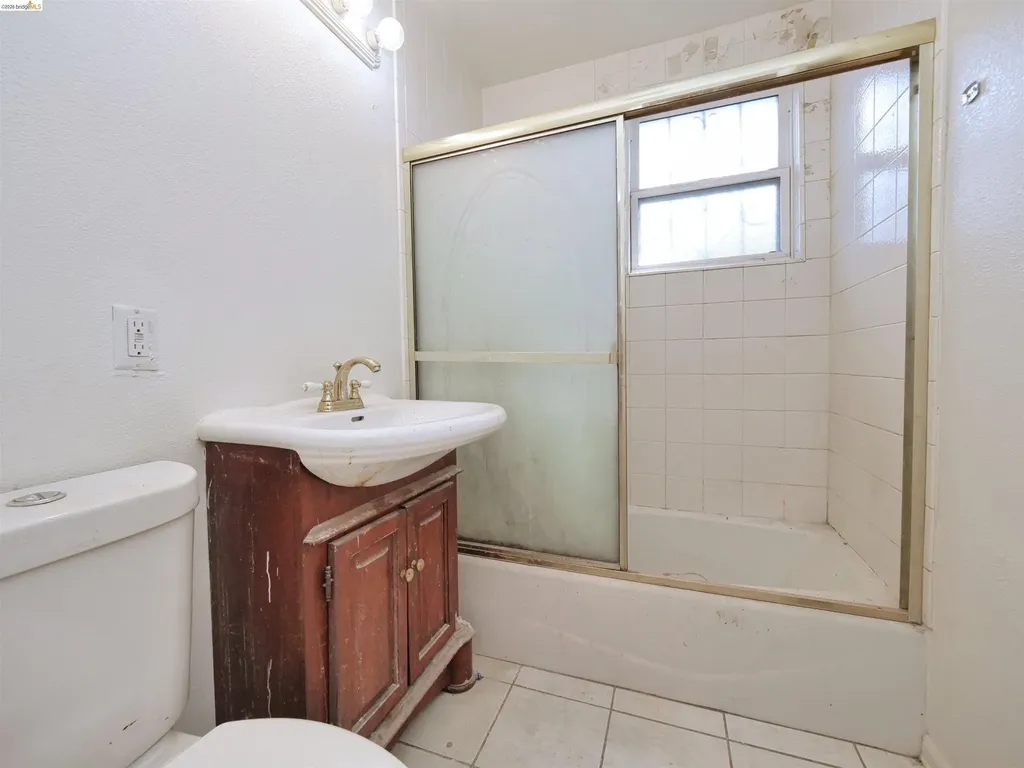 138 Eldridge Avenue Oakland CA 94603