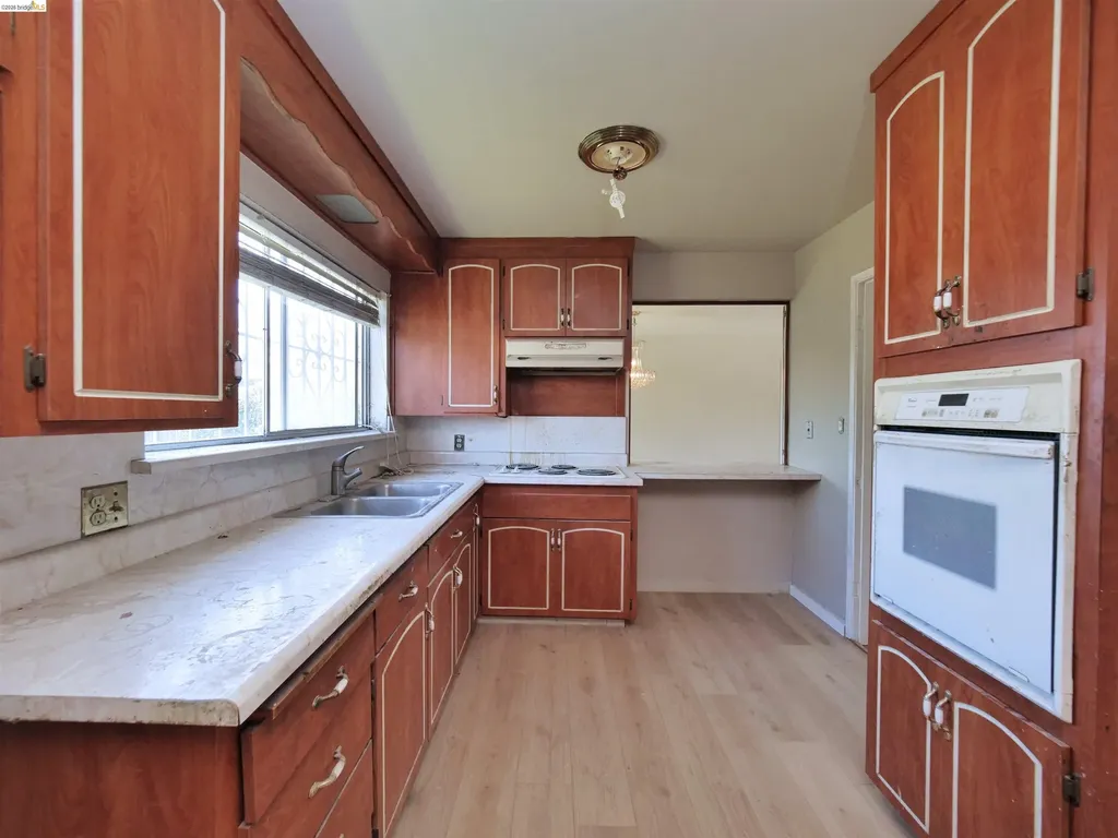 138 Eldridge Avenue Oakland CA 94603