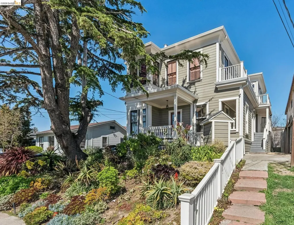 1374 32nd Oakland CA 94602