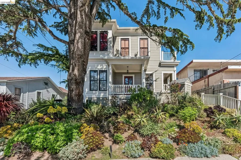 1374 32nd Oakland CA 94602
