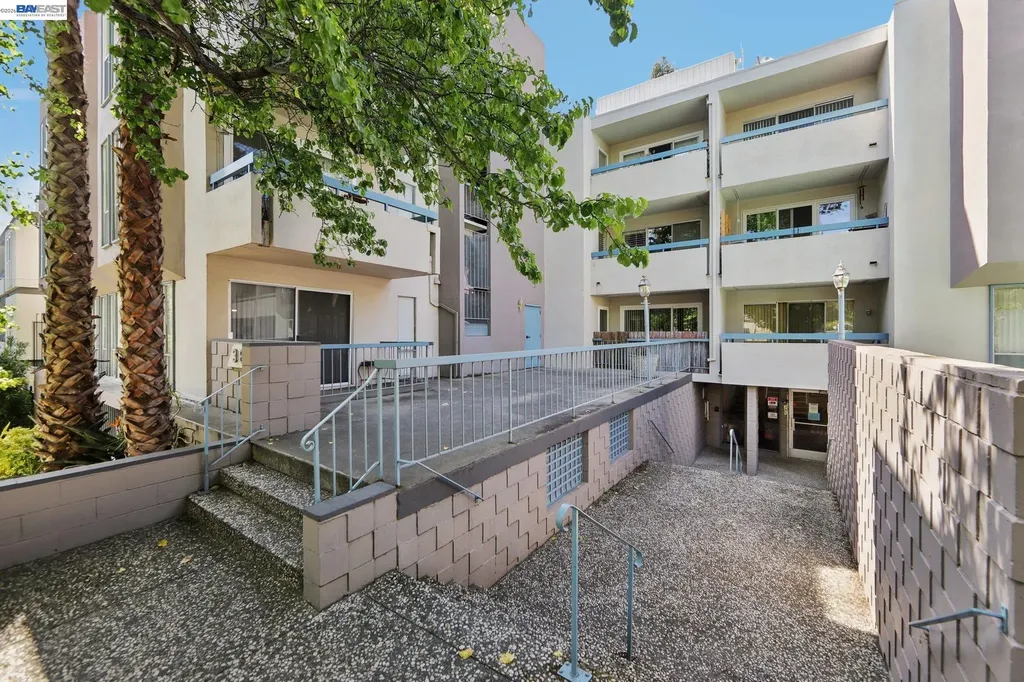 385 Jayne Avenue Oakland CA 94610