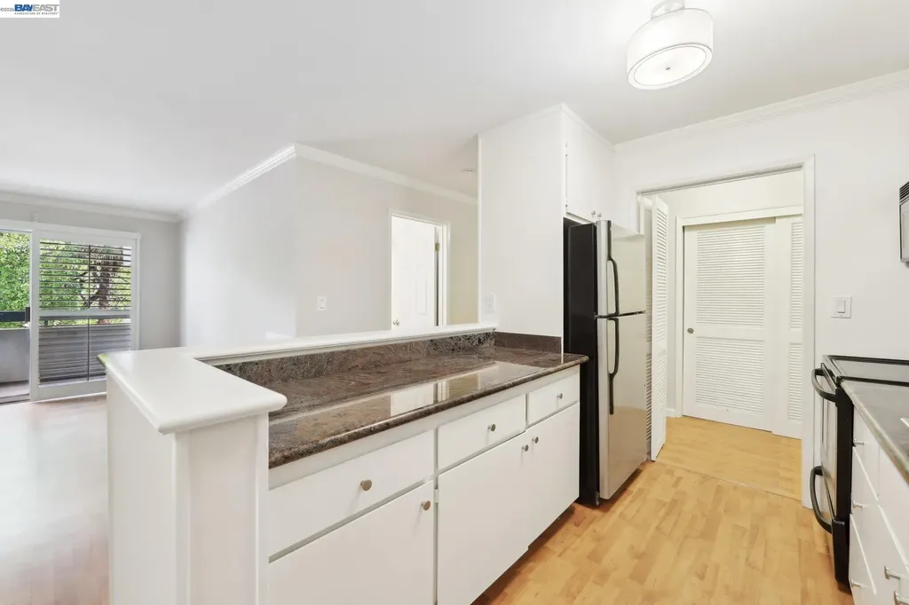 385 Jayne Avenue Oakland CA 94610