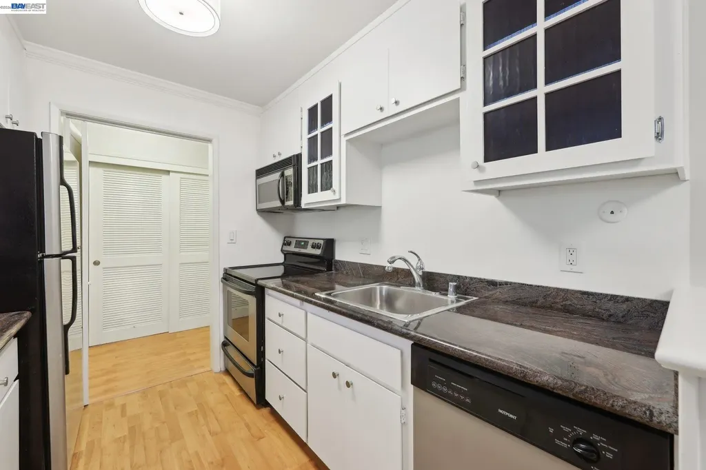 385 Jayne Avenue Oakland CA 94610