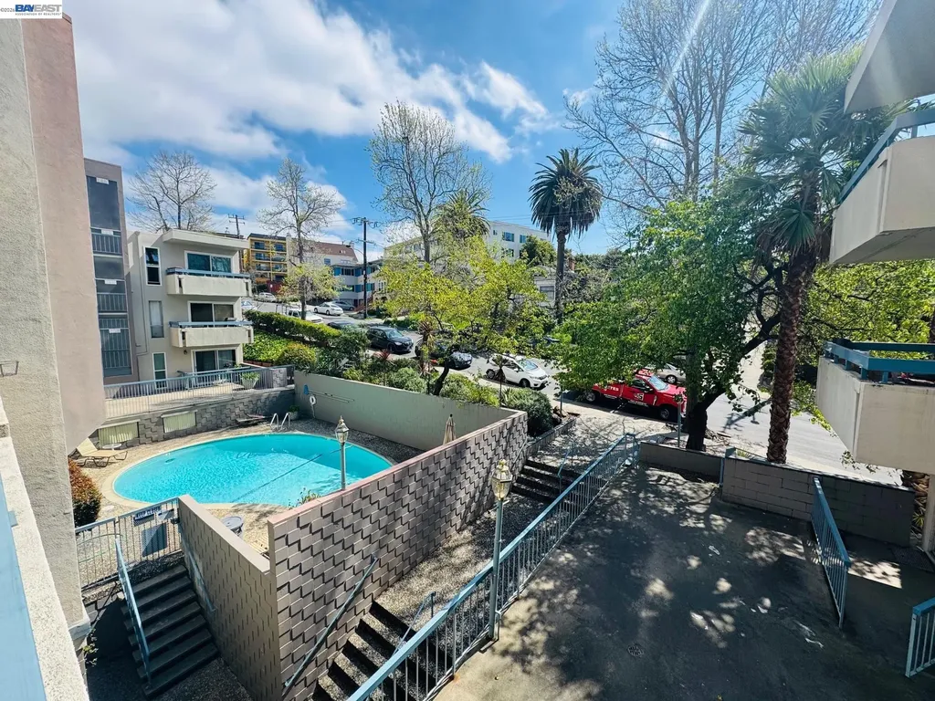 385 Jayne Avenue Oakland CA 94610
