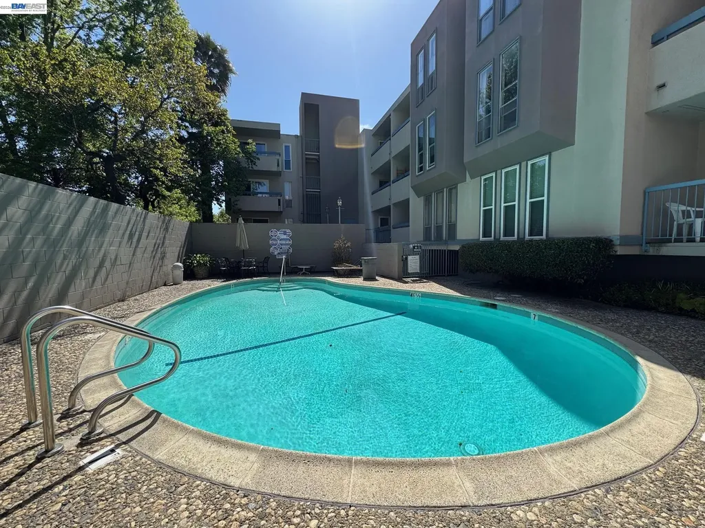 385 Jayne Avenue Oakland CA 94610