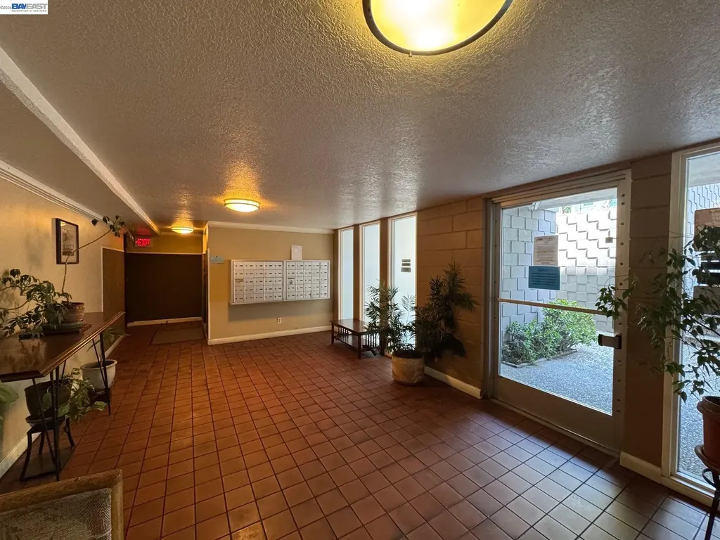 385 Jayne Avenue Oakland CA 94610