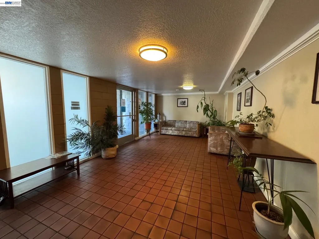 385 Jayne Avenue Oakland CA 94610