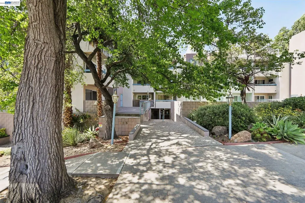 385 Jayne Avenue Oakland CA 94610