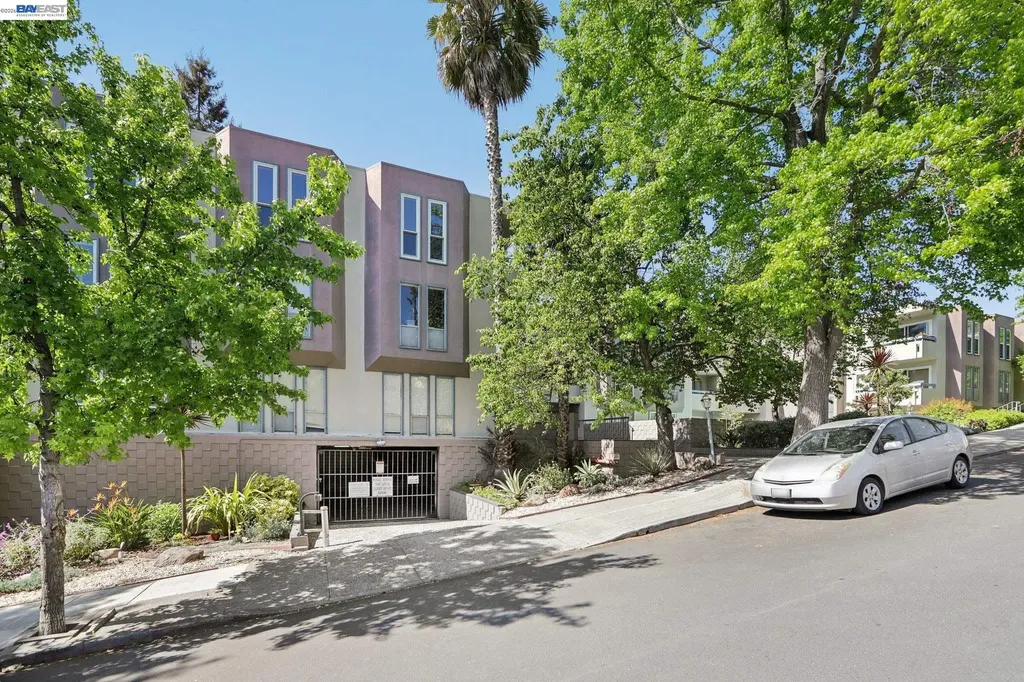 385 Jayne Avenue Oakland CA 94610