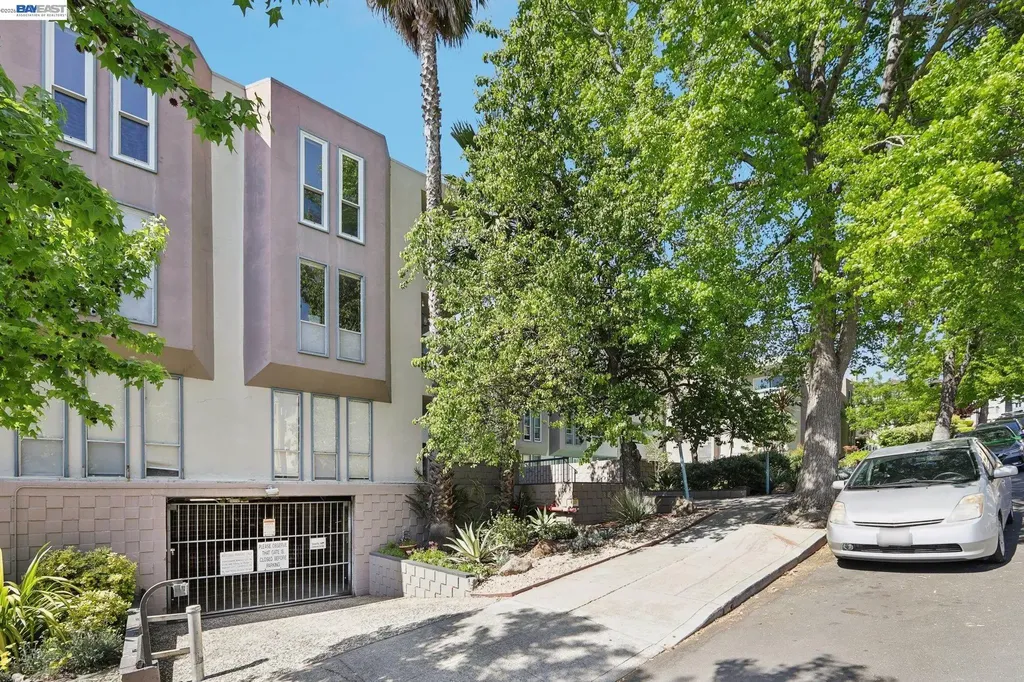 385 Jayne Avenue Oakland CA 94610