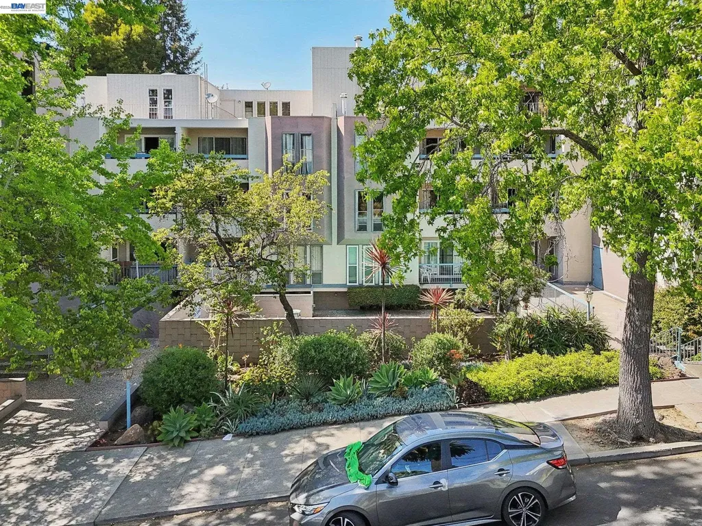 385 Jayne Avenue Oakland CA 94610