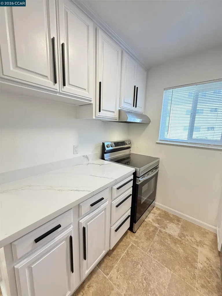 10 Moss Avenue Oakland CA 94610