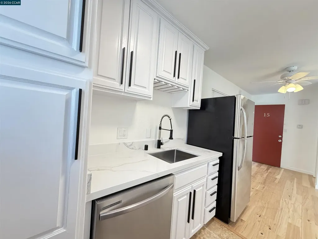 10 Moss Avenue Oakland CA 94610