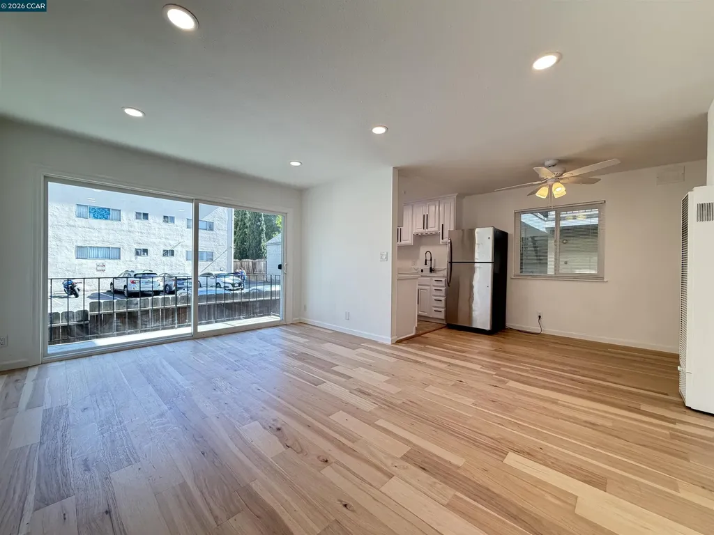 10 Moss Avenue Oakland CA 94610