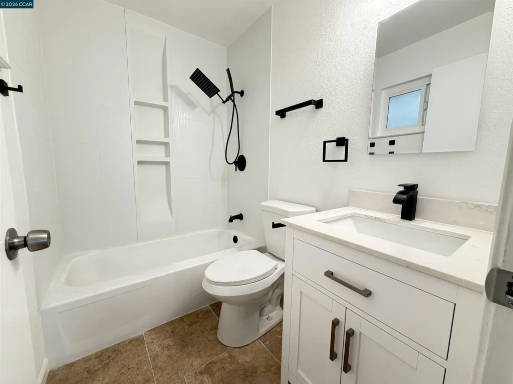 10 Moss Avenue Oakland CA 94610