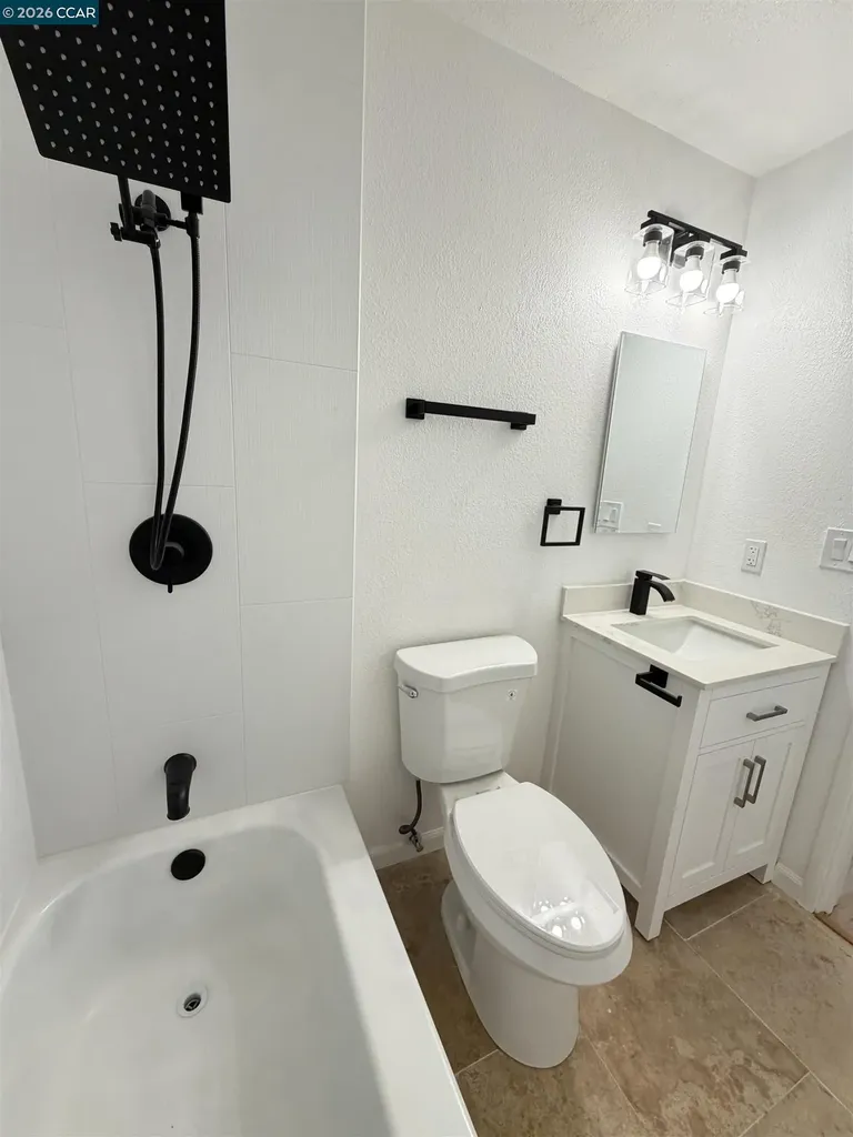 10 Moss Avenue Oakland CA 94610