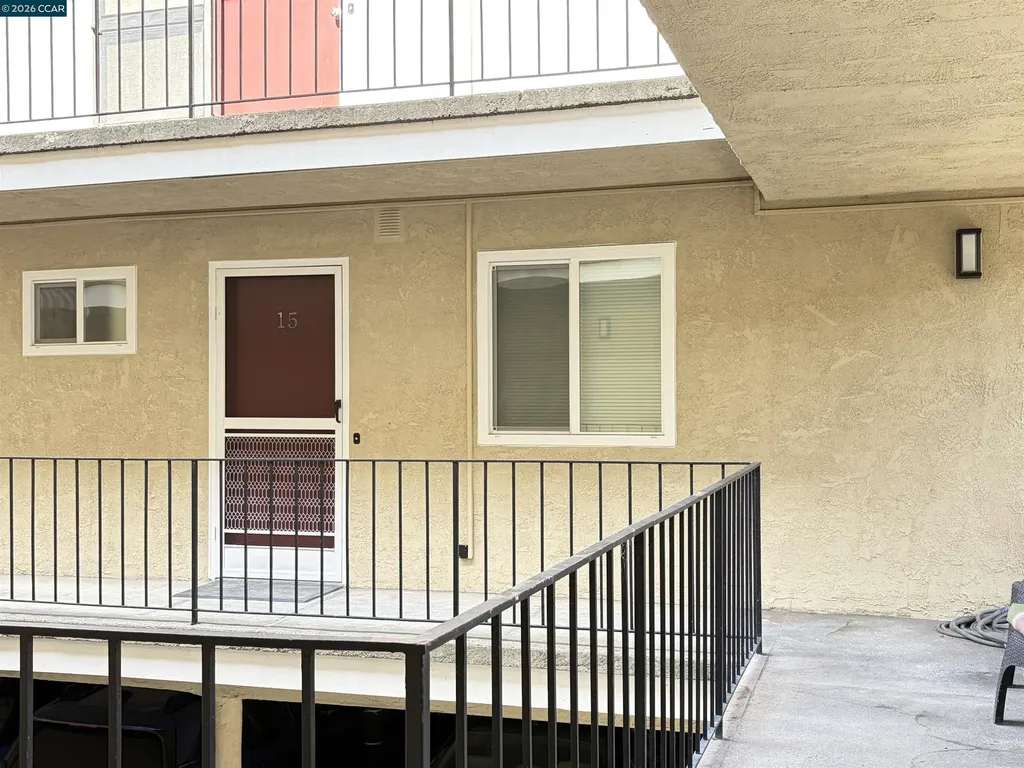 10 Moss Avenue Oakland CA 94610