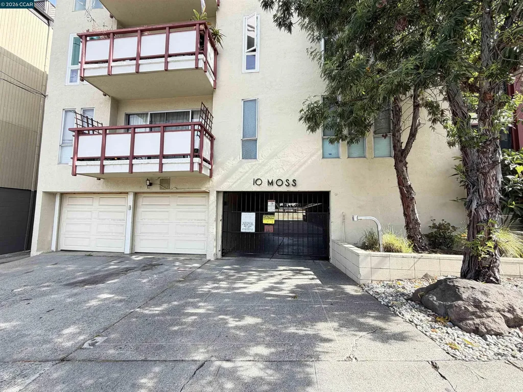 10 Moss Avenue Oakland CA 94610